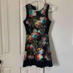 Fun flora dress, Size Small
